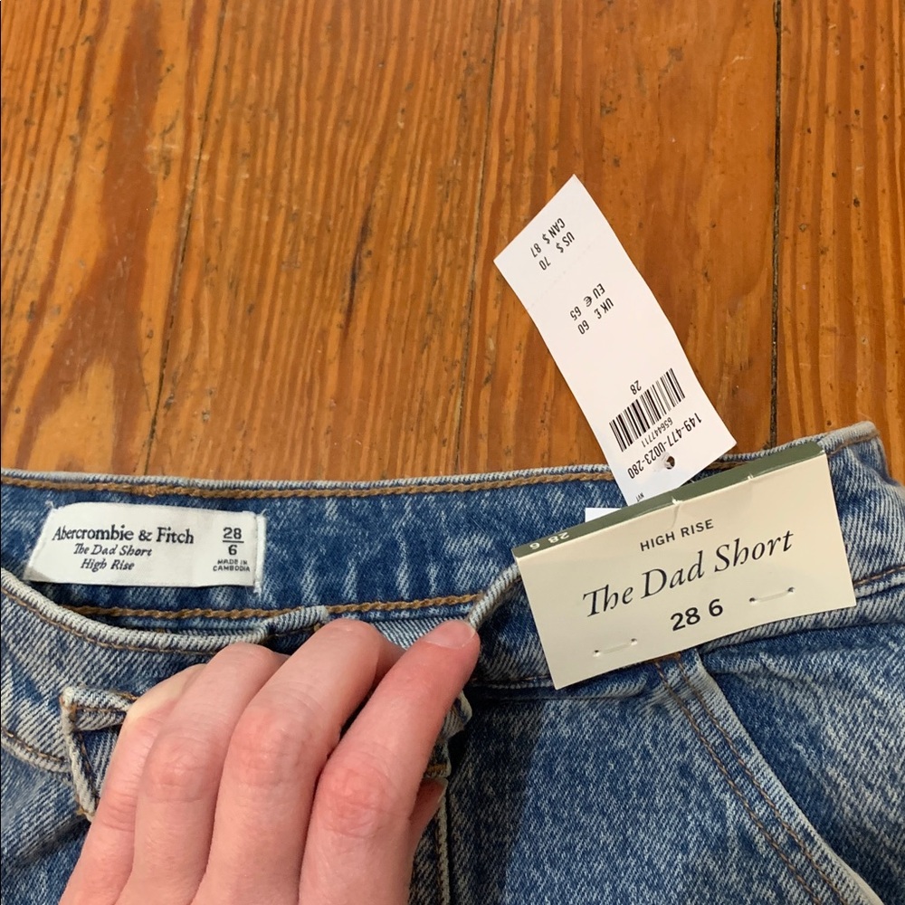 Abercrombie High Rise Dad Short Acid Wash - Picture 4 of 5